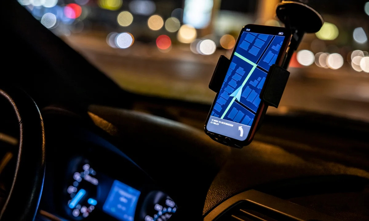 Qual ano mínimo para Uber e 99 em 2025? 1 ano mínimo uber e 99