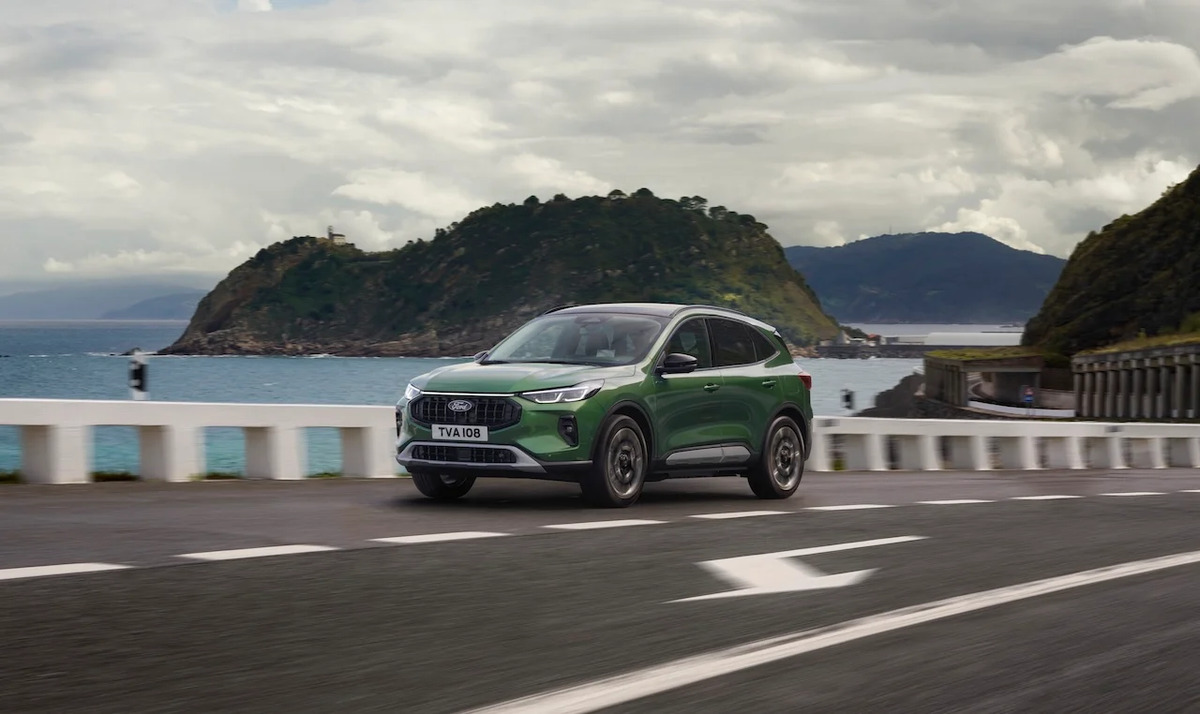 Ford Kuga 2025: SUV híbrido com consumo de 18,9 km/l 3 Ford Kuga 2024