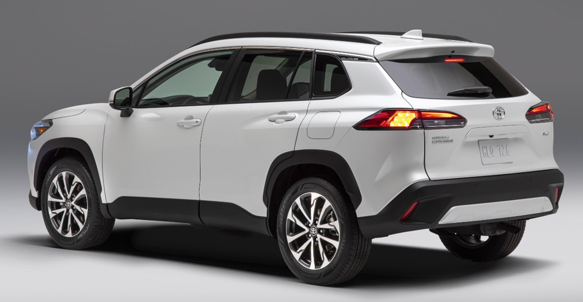 Corolla Cross: 5 Falhas Graves que Você Precisa Saber Antes de Comprar (2025) 1 Toyota Corolla Cross 2024 traseira
