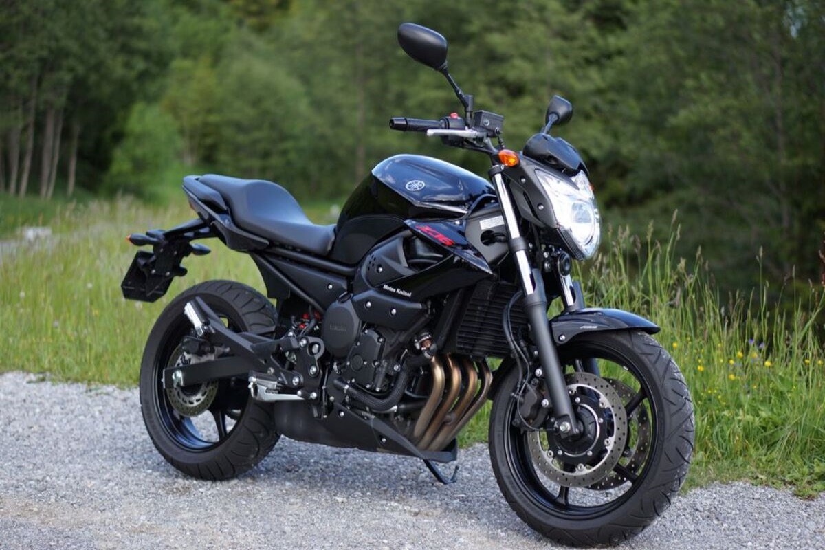 XJ6 2025: Preço consumo especificações e fotos exclusivas da Yamaha 6 Yamaha XJ6 ainda é opção em 2025 Conheça tudo sobre essa moto incrível!
