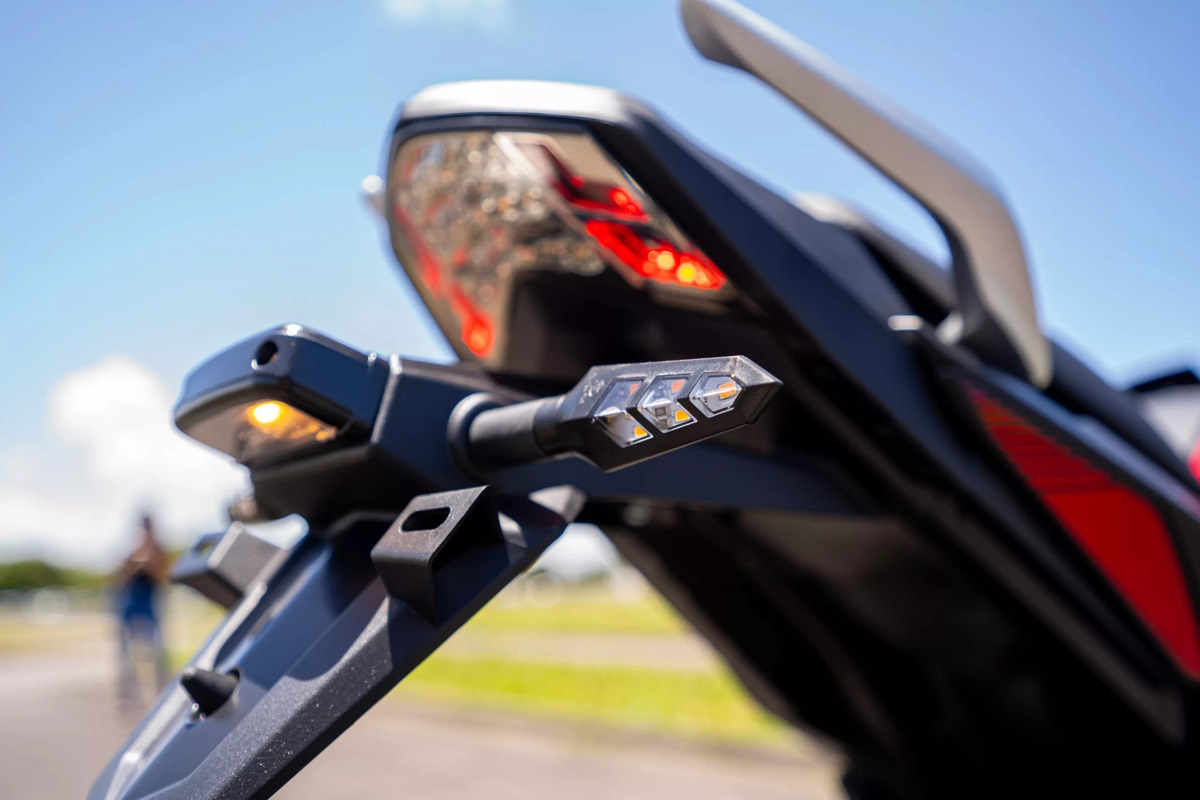Shineray JEF 150s EFI 2025 chega para disputar com a Honda CG 160 Start 3 Shineray JEF 150s
